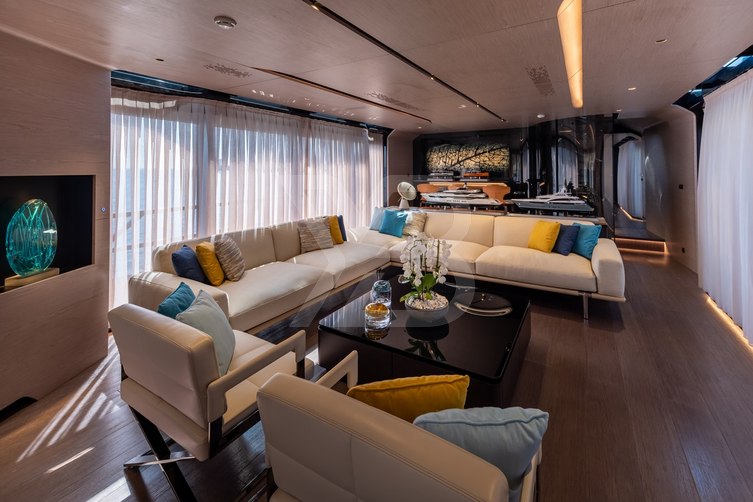 Edge yacht interior 10