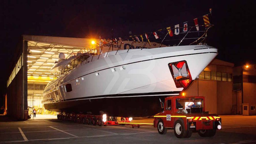 Iary yacht exterior 3
