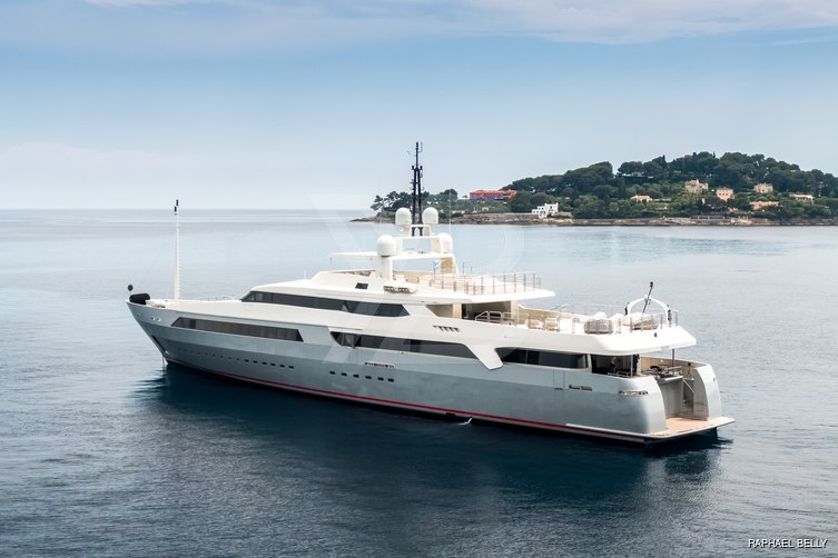 Vicky yacht exterior 26