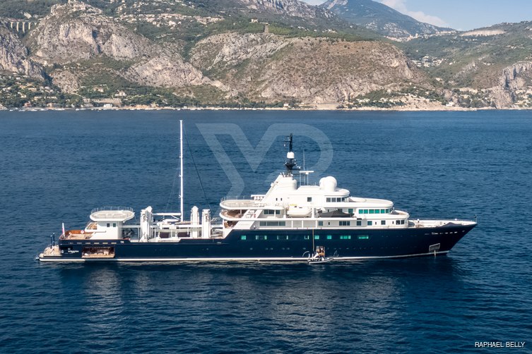 Le Grand Bleu yacht exterior 28