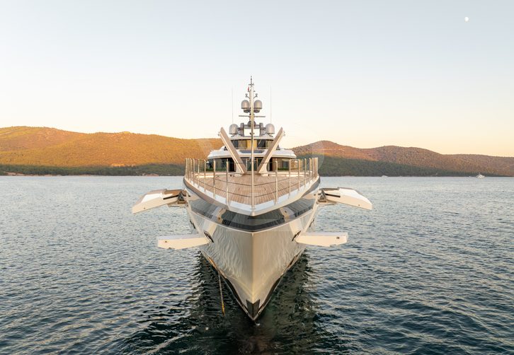 Al Reem yacht exterior 4