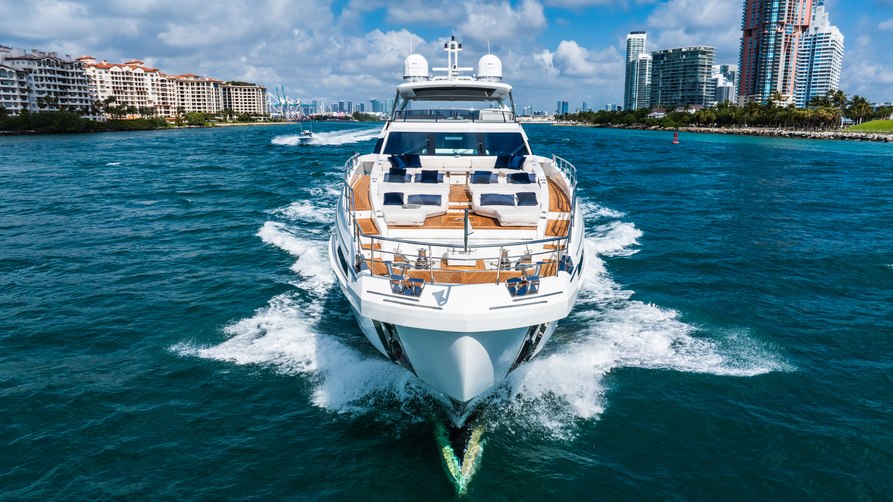 Carpe Diem yacht exterior 3