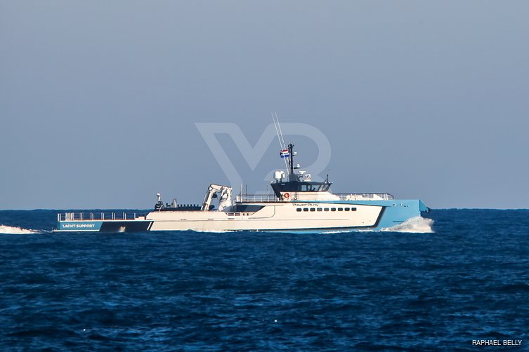 Chasing Romance yacht exterior 15