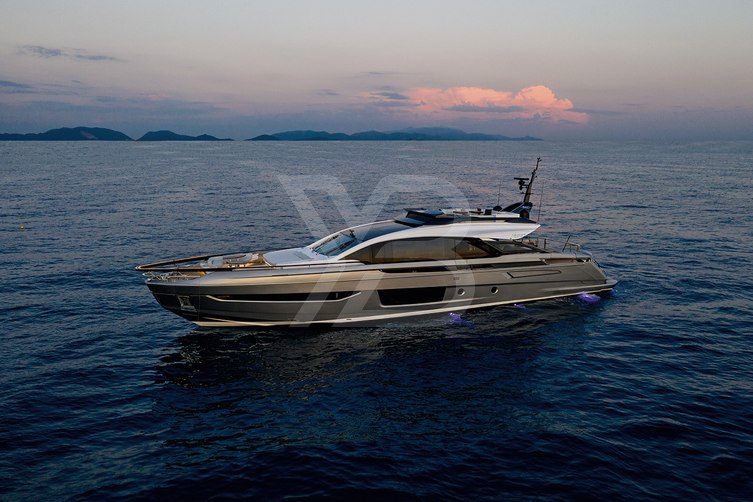 YB yacht exterior 4