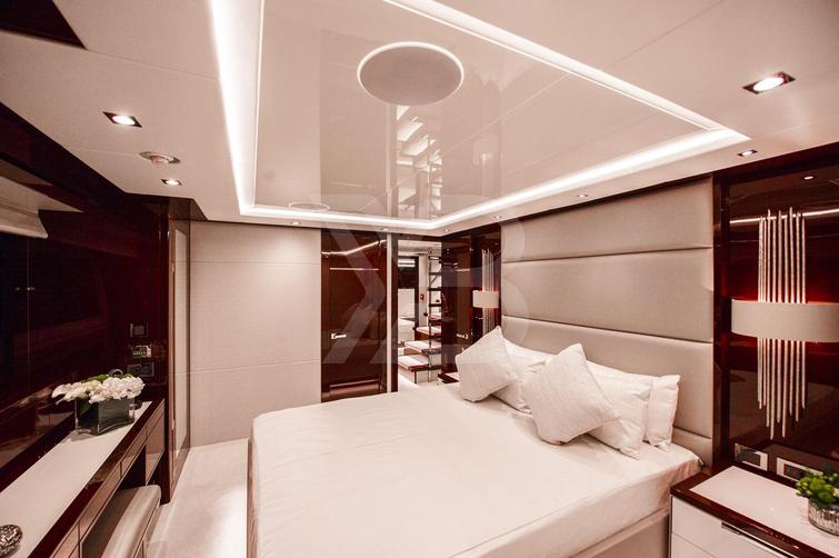 Aqua Libra yacht interior 14