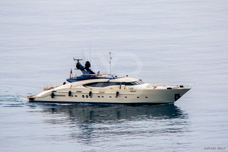 AK Royalty yacht exterior 3