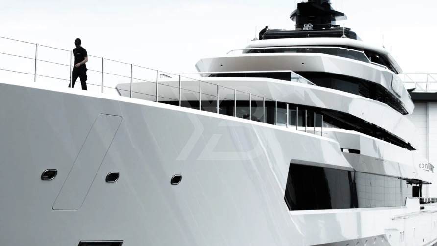 DreAMBoat yacht exterior 4