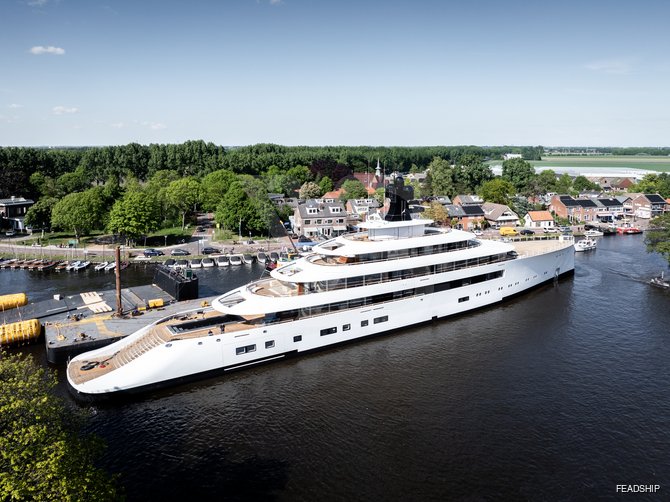 Feadship 824 yacht exterior 5