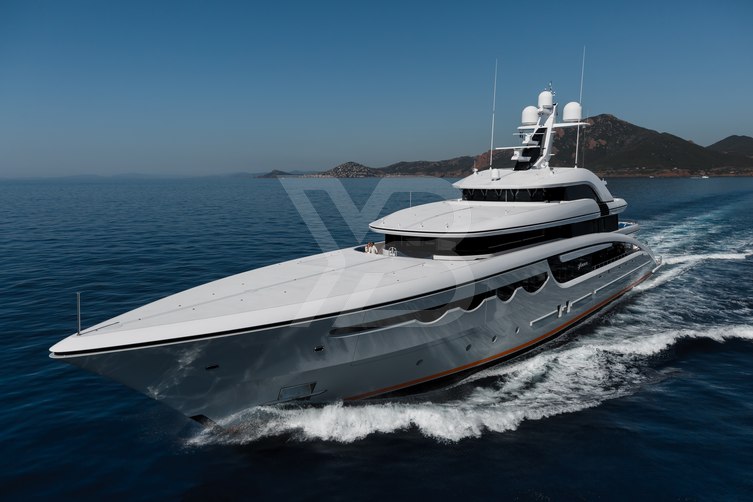 Starlust yacht exterior 61