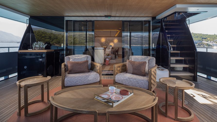 Haze² yacht interior 3