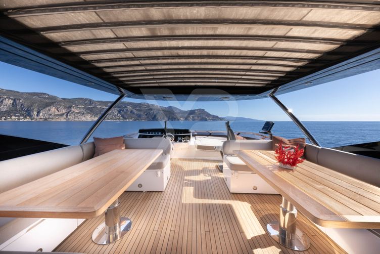 Mirka yacht interior 4