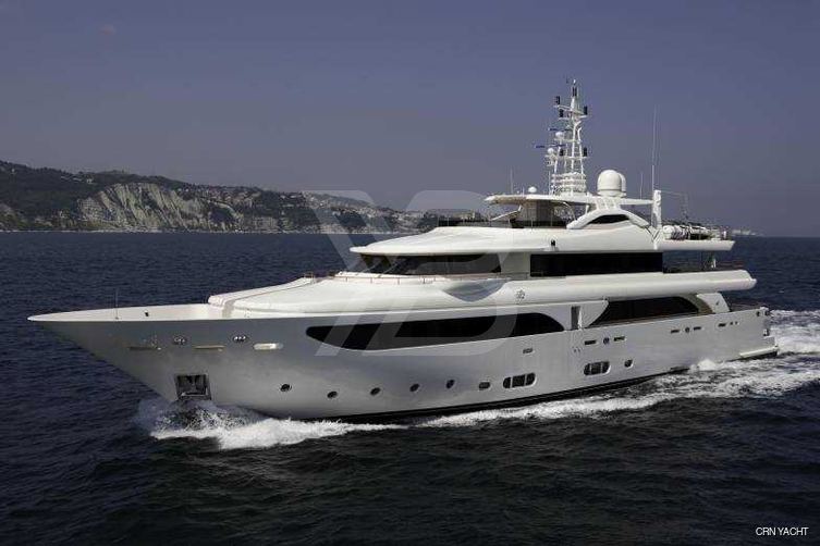 Palatial yacht exterior 4