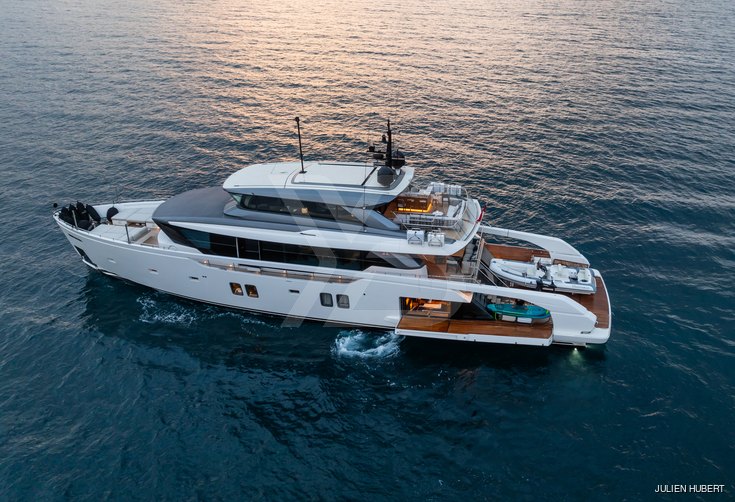 Stradivarius yacht exterior 2