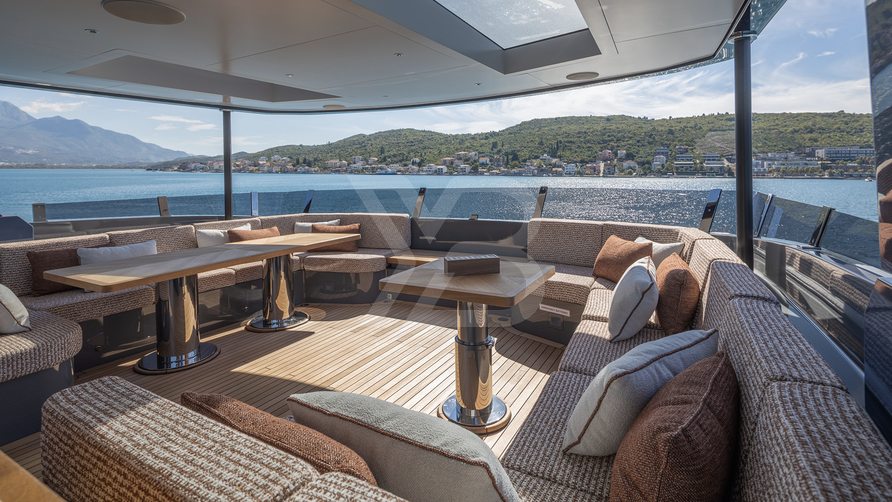 Haze² yacht exterior 16