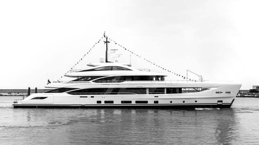 Asani yacht exterior 2