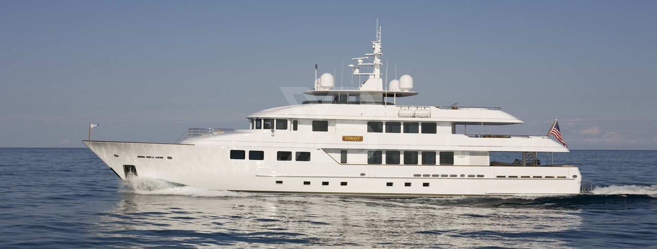 Ingot yacht exterior 2