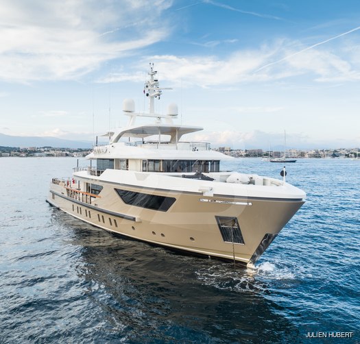 Lars yacht exterior 20