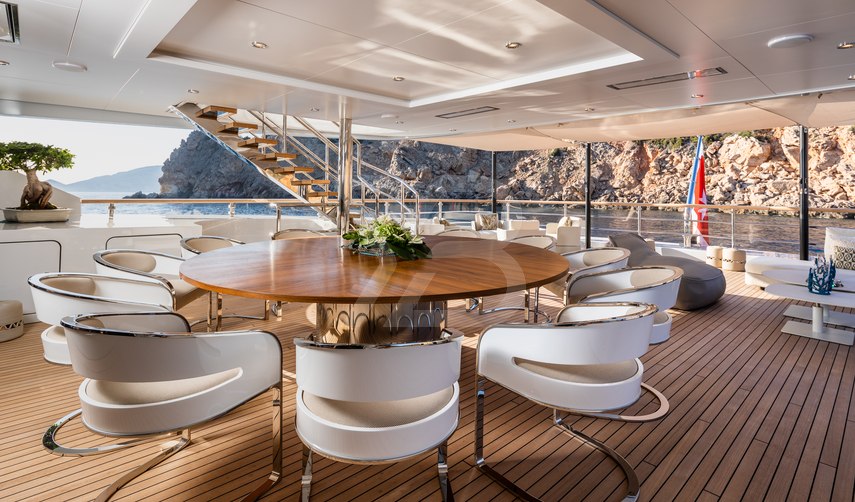 Artisan yacht interior 157