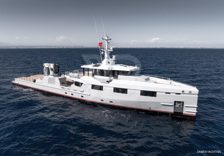 Emotional yacht exterior 2
