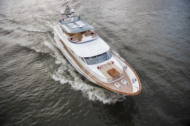 Mahalo yacht exterior 4
