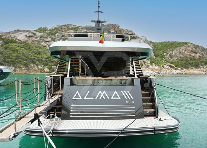 Alma III yacht exterior 6