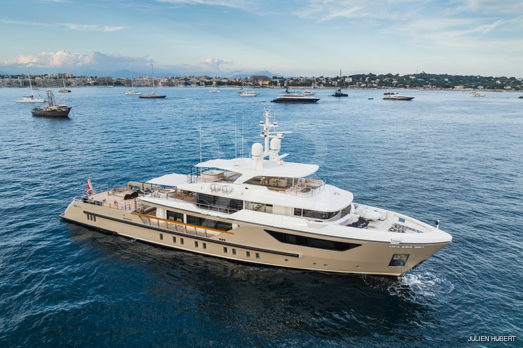 Lars yacht exterior 18