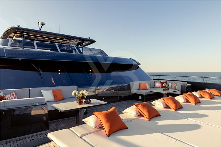 Double Happines yacht exterior 3