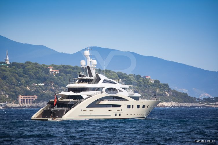 Eye yacht exterior 24