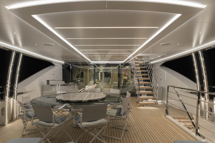 EIV yacht interior 8