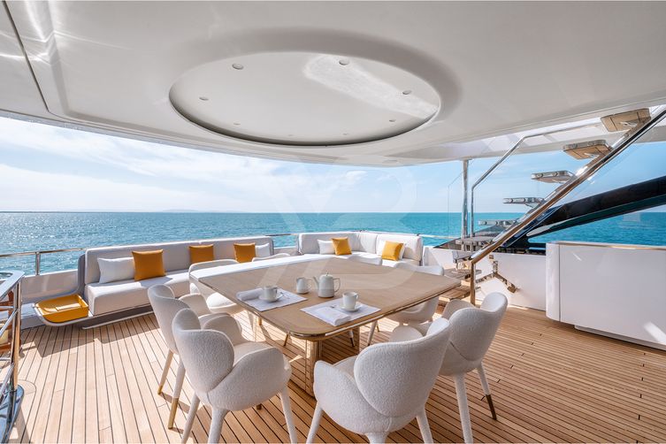 Tanelorn yacht exterior 63