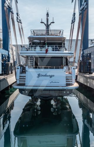 Gindungo yacht exterior 6