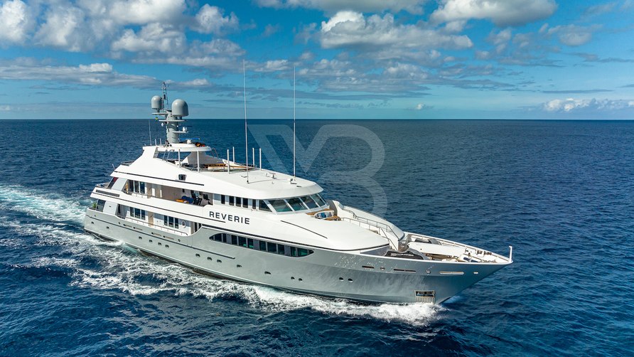 Reverie yacht exterior 2