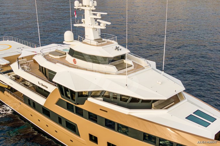 La Datcha yacht exterior 24