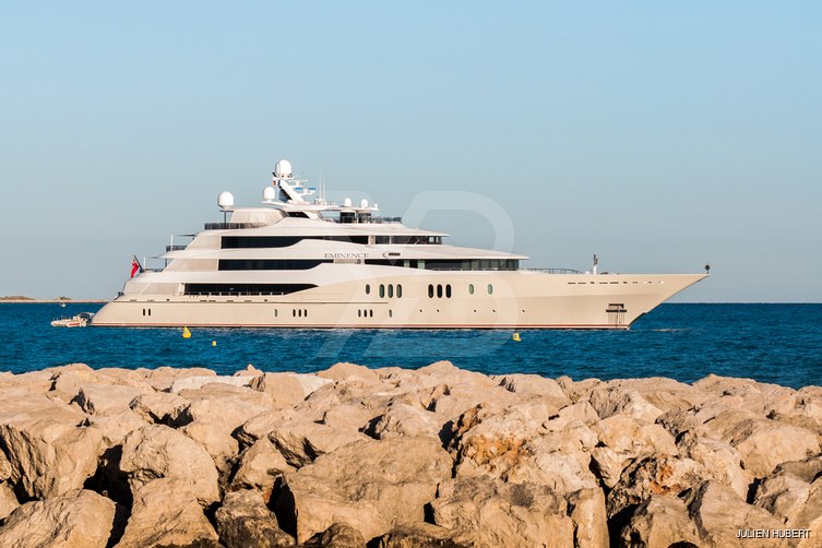 Eminence yacht exterior 3