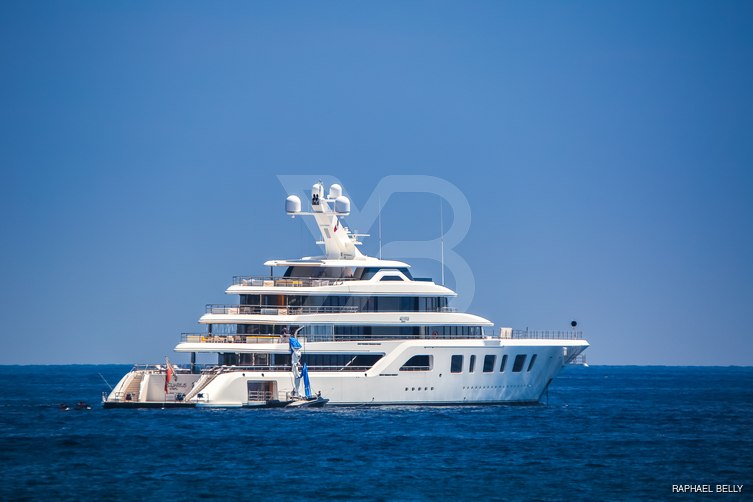 Aquarius yacht exterior 23