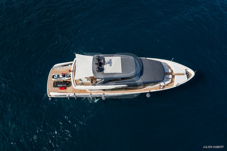 Bella Bianco yacht exterior 7