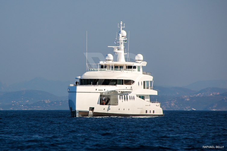 Madame Kate yacht exterior 5