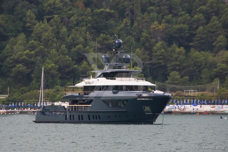 Ocean's Four yacht exterior 9