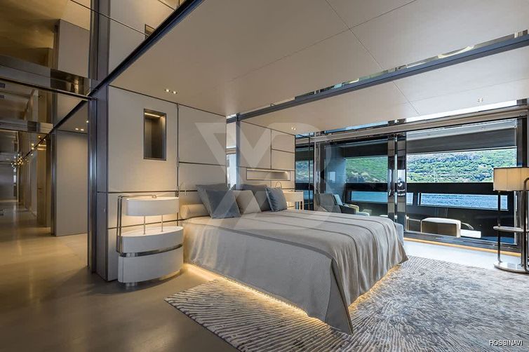 Flying Dagger yacht interior 11
