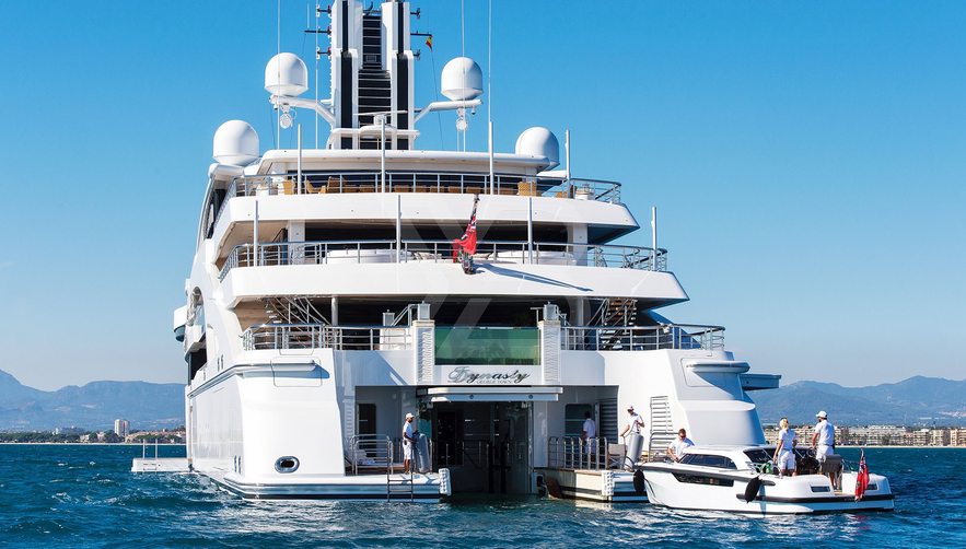 I Dynasty yacht exterior 6