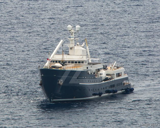 Aqua Lares yacht exterior 3