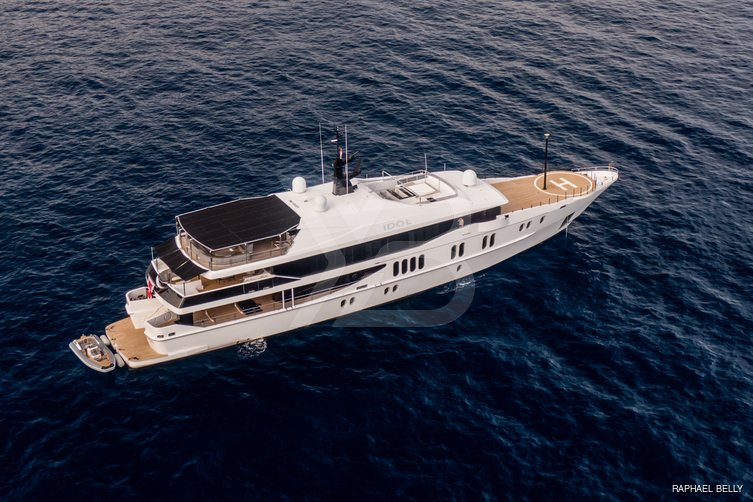Idol yacht exterior 21