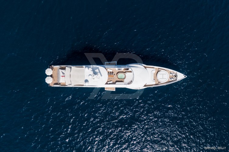 Stardust yacht exterior 4