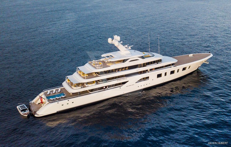 Aquarius yacht exterior 2