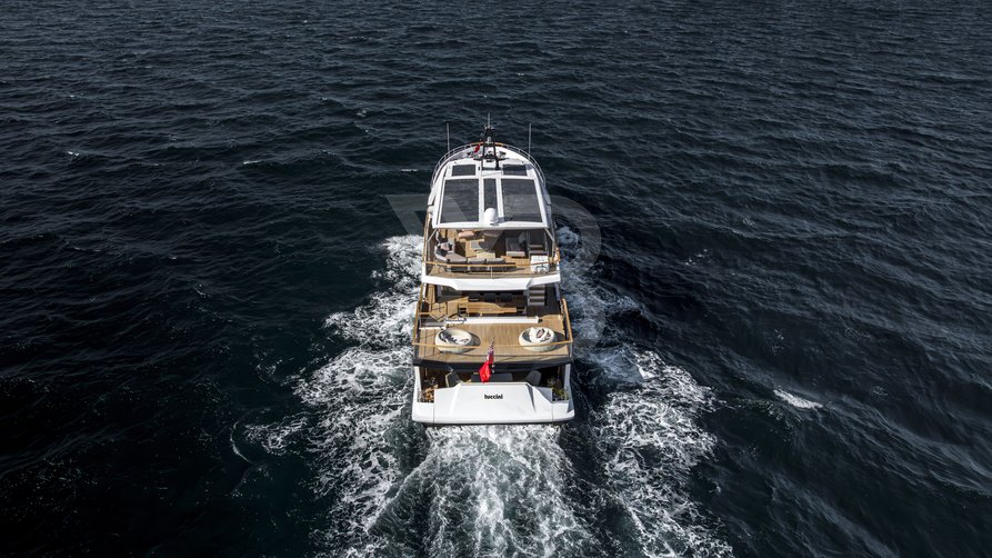 Tuccini yacht exterior 29