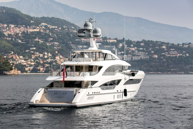 Galvas yacht exterior 7