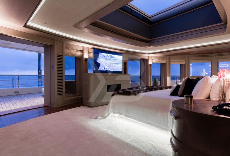 Luna yacht interior 12