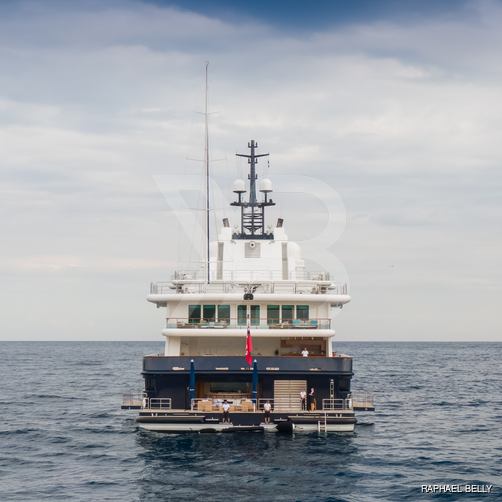 Le Grand Bleu yacht exterior 31