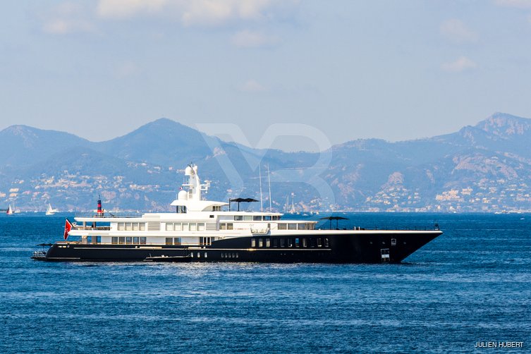 Air yacht exterior 18