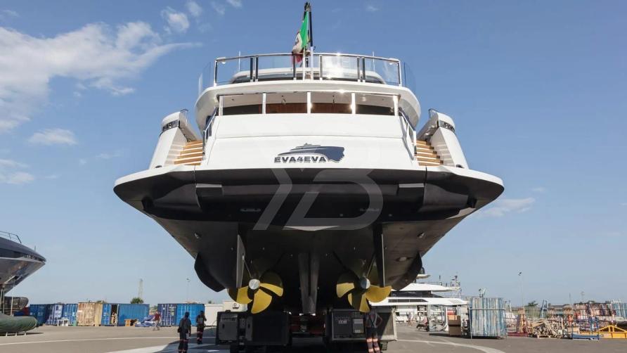 Eva4Eva yacht exterior 35